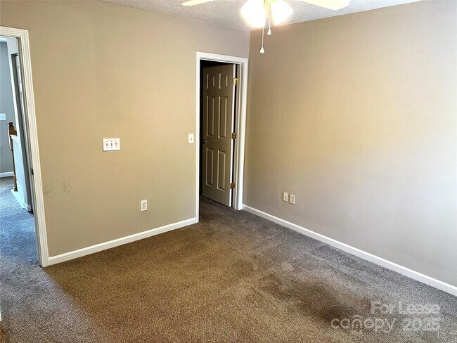 Building Photo - 8708 Laurel Run Dr