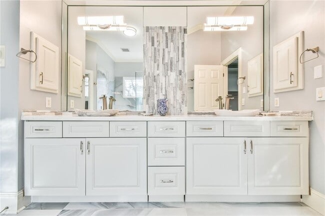 Building Photo - 2674 Nutwood Trce