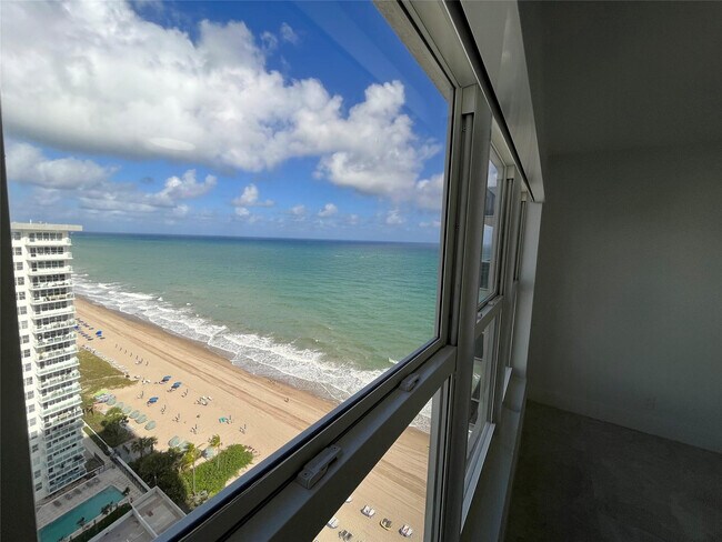 Building Photo - 3500 Galt Ocean Dr