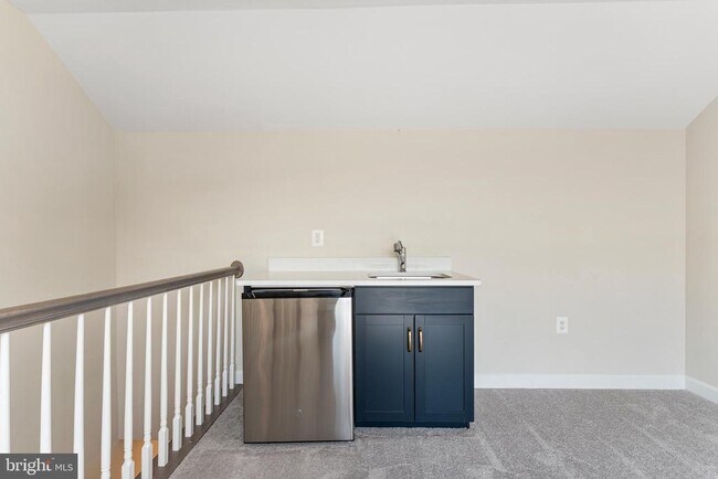 Building Photo - 7249 Mountaineer Dr