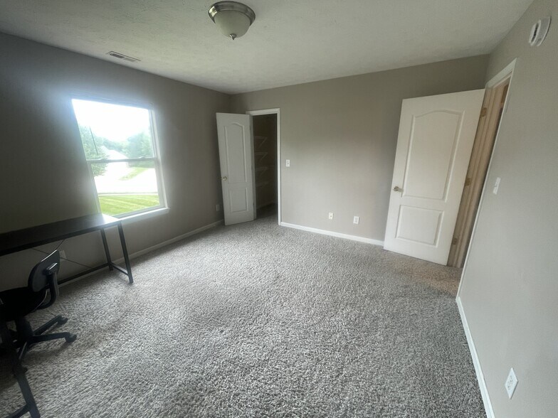 Building Photo - 1842 Ellison Dr