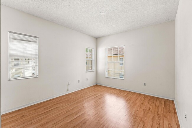 Building Photo - 10336 Fox Trail Rd S