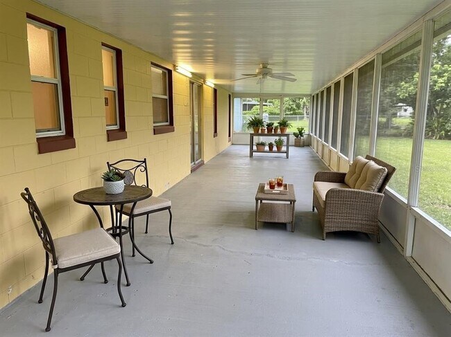 Building Photo - 74 W Cedarwood Cir