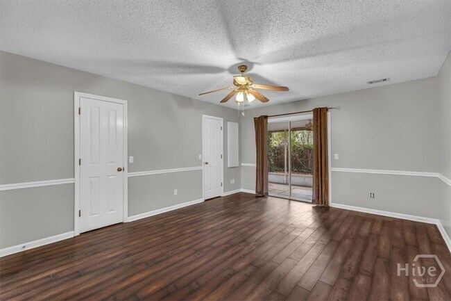 Building Photo - 138 Penn Station