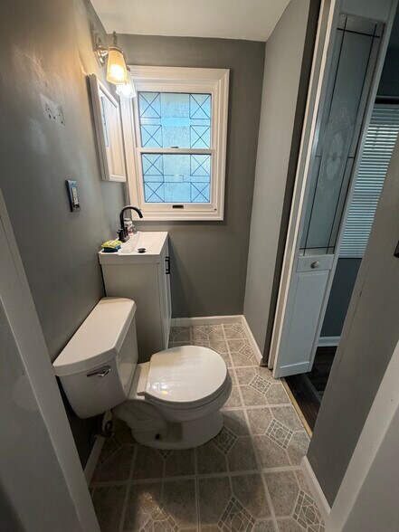 Master Bath - 87 Village Dr