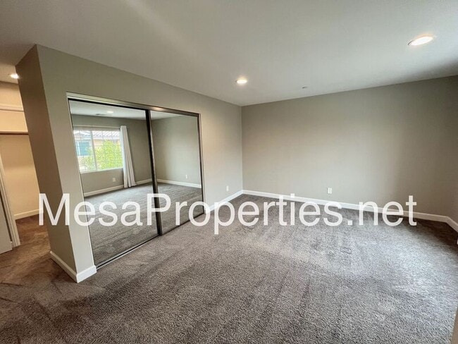 Building Photo - 16408 Valencia Ave