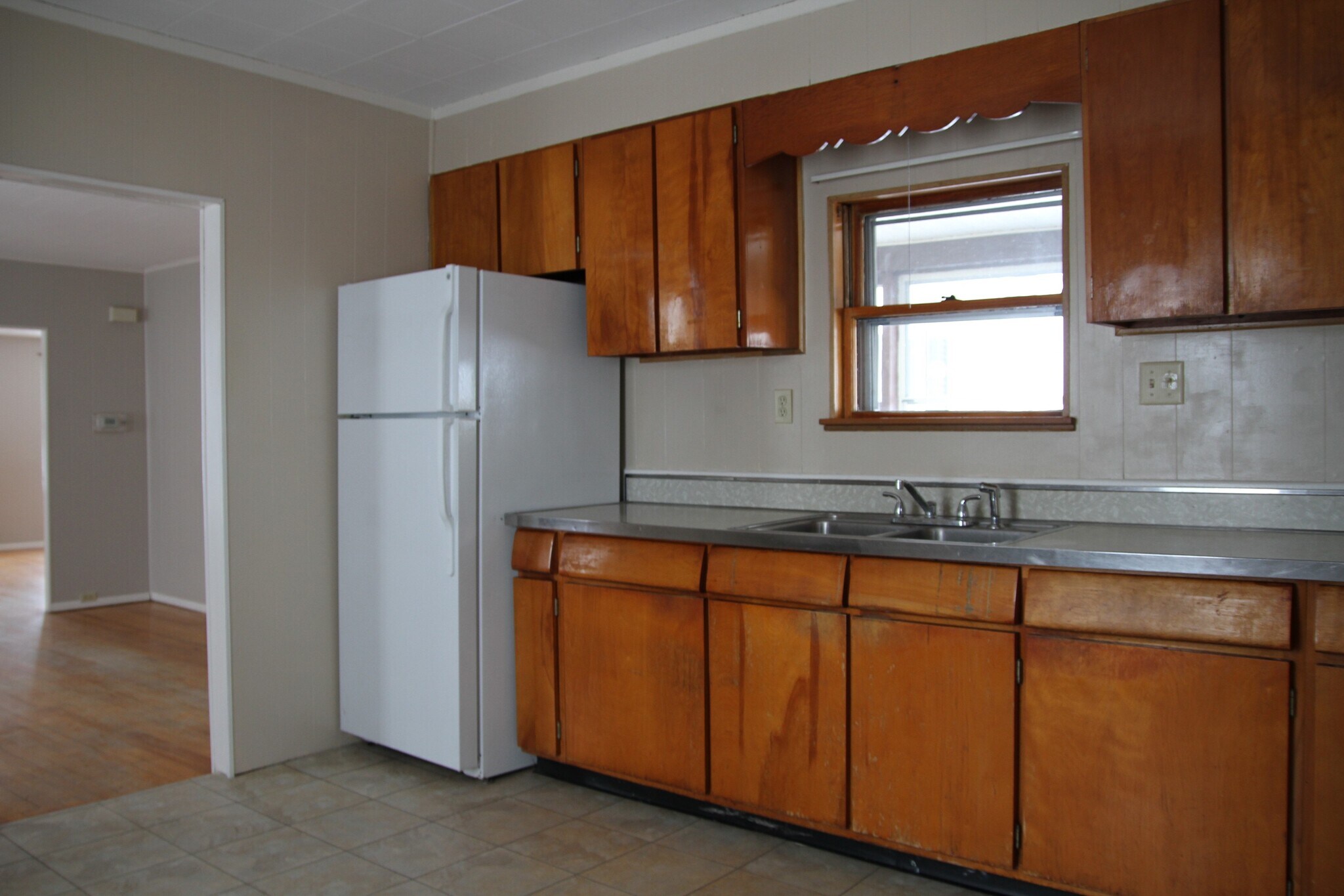 Kitchen - Unoccupied - 91 Sagamore St