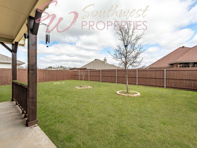 Building Photo - Stunning 5 bedroom, 3.5 bath in Elk Ridge Estates!
