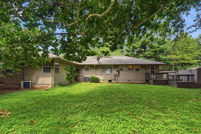 Building Photo - Midtown Tulsa | 3 Bed | 2 Bath | Recently Renovated
