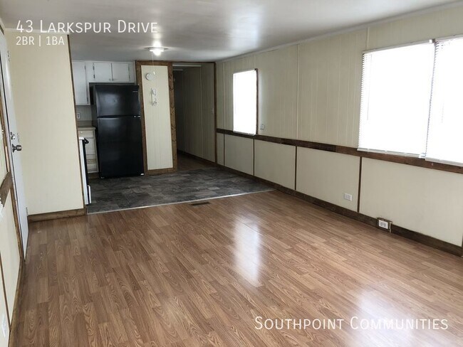Building Photo - 43 Larkspur Dr