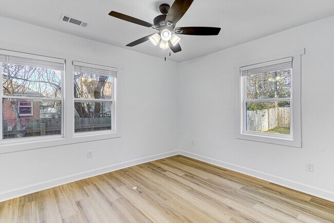 Building Photo - Beautifully Updated Home in East Memphis