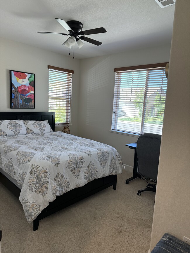 Building Photo - 501 Aster St