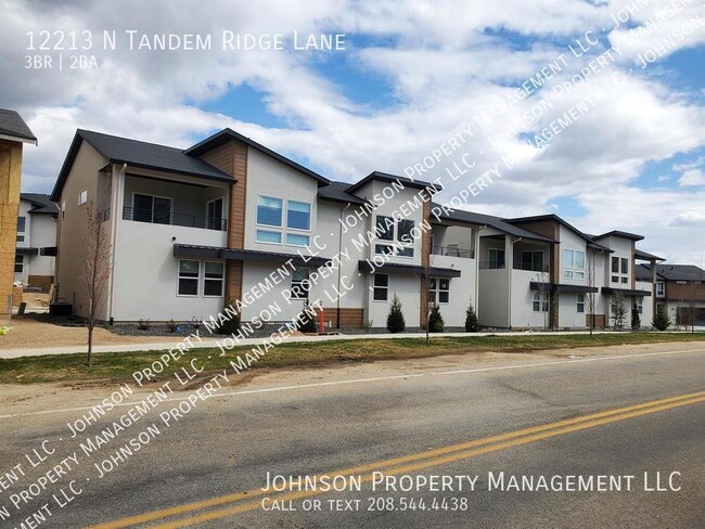 Building Photo - Modern Townhome Living in Eagle Foothills ...