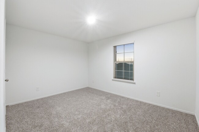 Building Photo - 5210 Ternberry Frst Ln