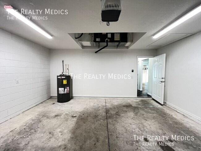 Building Photo - 290 Malauka Run