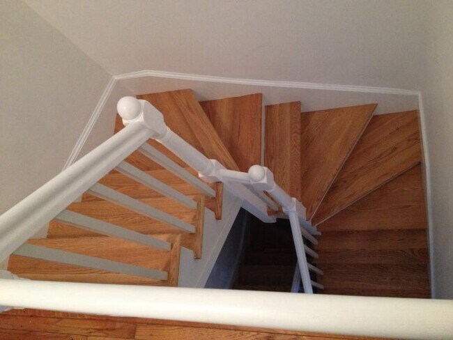 Building Photo - 16 Warwick St