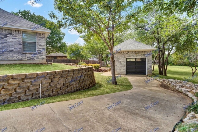 Building Photo - 6113 Lantana Ln