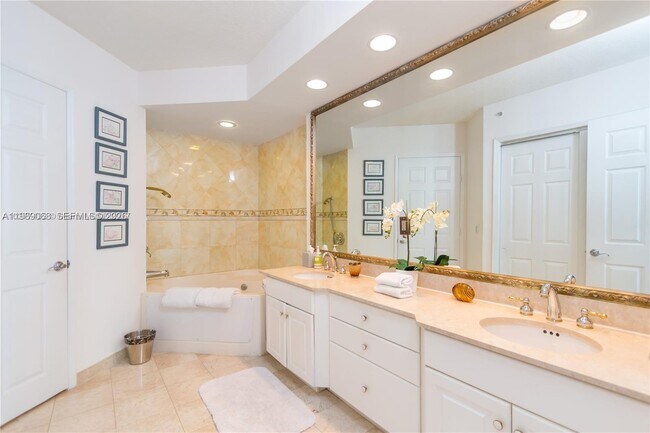 Building Photo - 3370 Hidden Bay Dr