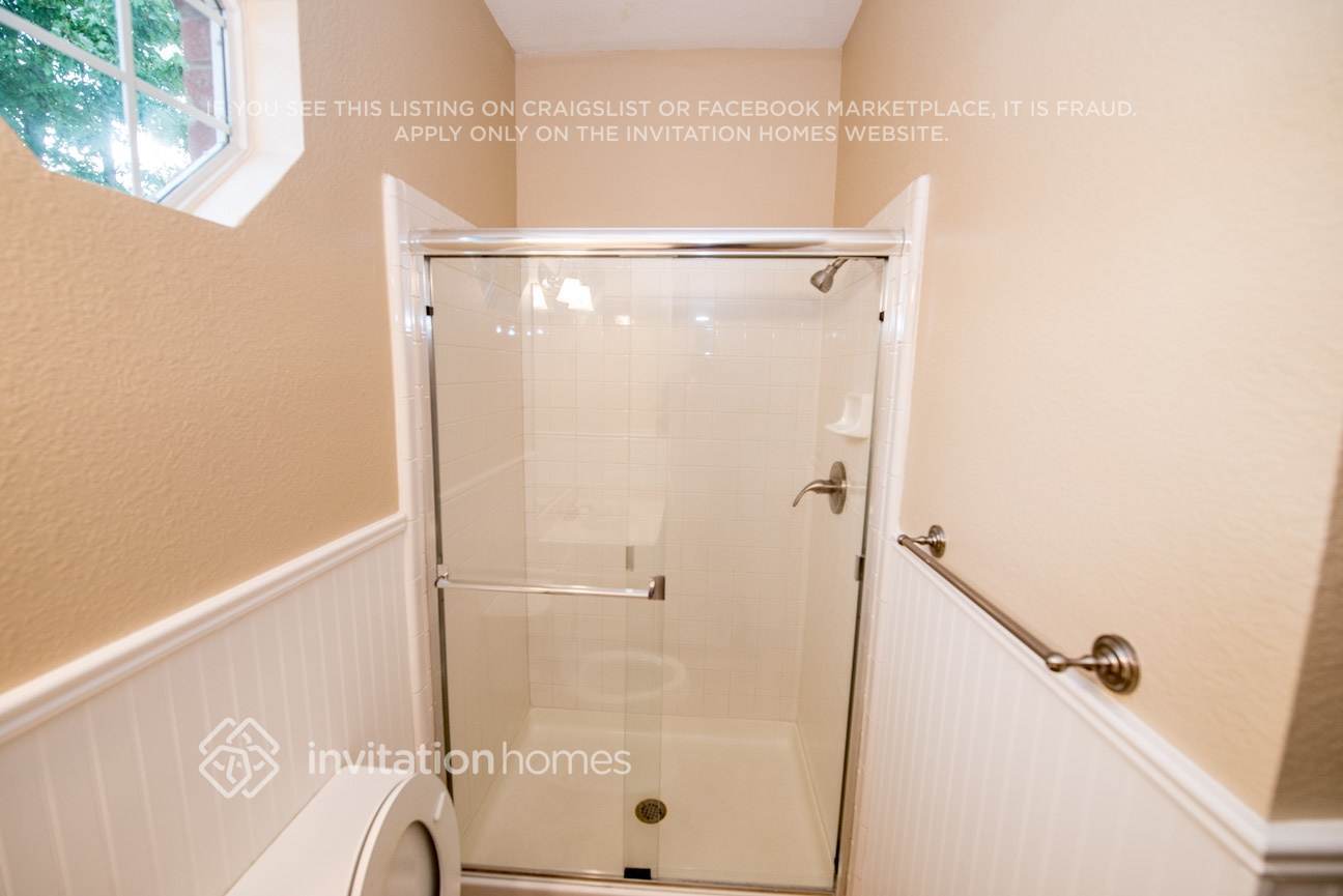 Building Photo - 1621 Churchill Ln