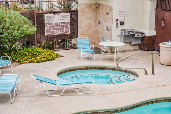 Building Photo - Beautiful 2 bedroom condo-North Las Vegas