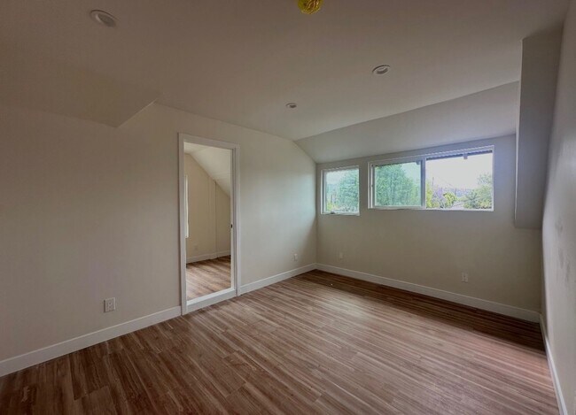 Building Photo - 584-588 Cypress