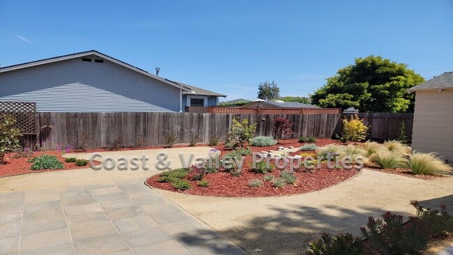 Building Photo - Wonderful South Salinas Home for RENT!!!