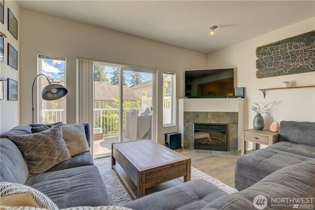 Building Photo - 2Bd/2.25Ba Lynwood Townhome