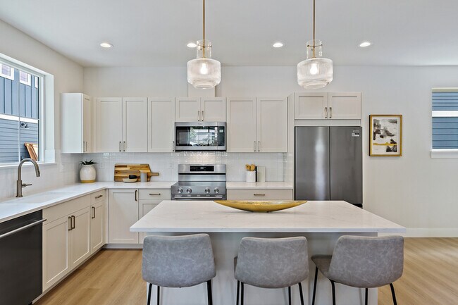 Building Photo - 4144 3rd Ave NW