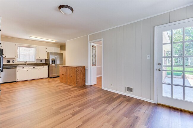 Building Photo - 2705 Bolling Rd