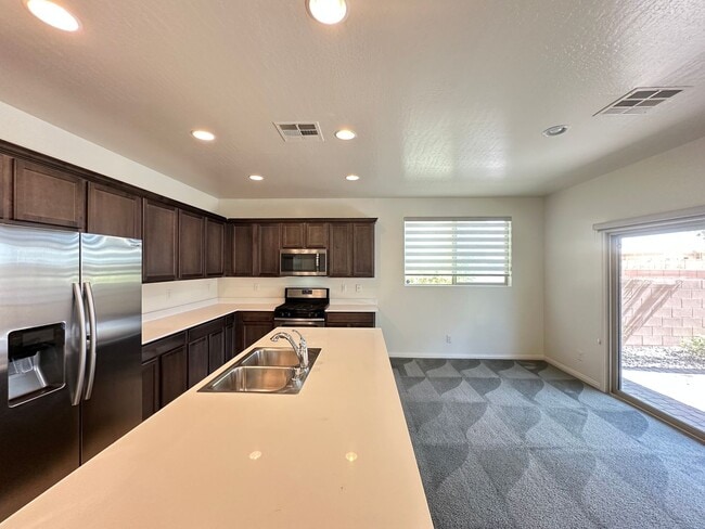 Building Photo - 6784 Pivot Point St