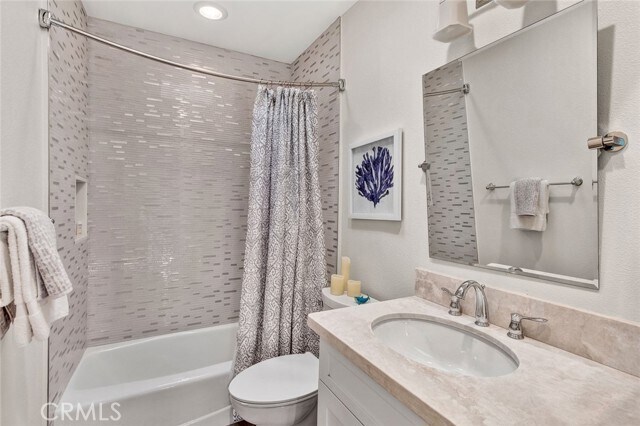 Building Photo - 24432 Alta Vista Dr