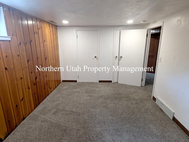 Building Photo - 2 Bed 1 Bath