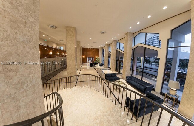 Building Photo - 5601 Collins Ave