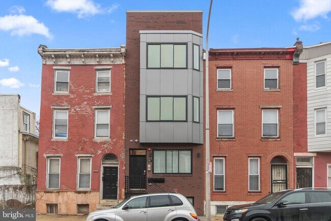 Building Photo - 2904 W Diamond St