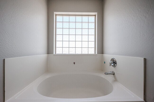 Building Photo - COMING SOON!! Beautiful 4Bed/2.5 bath In San Tan Valley