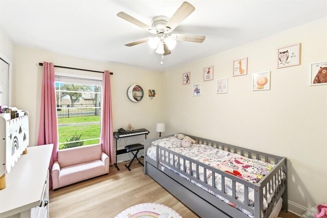 Building Photo - 7210 Towering Oaks Dr