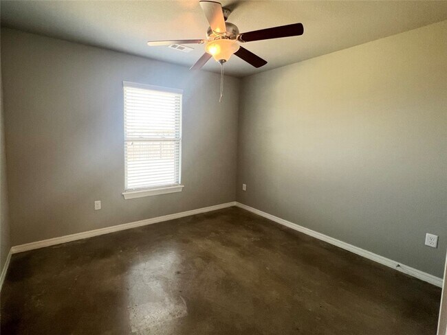 Building Photo - 211 Genoa Way