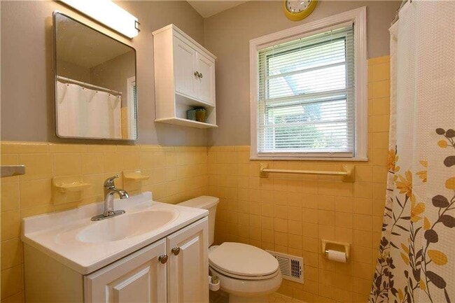 Building Photo - 2877 Cartwright Dr