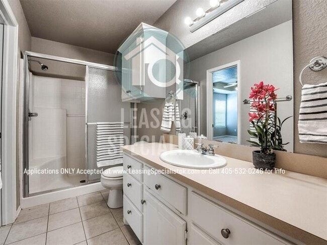 Building Photo - Stunning West Norman 3 Bed 2 Bath Townhome!