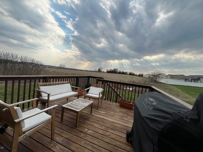 Building Photo - 4-bedroom, 2.5 bathroom, unfurnished New Construction (2022) Home