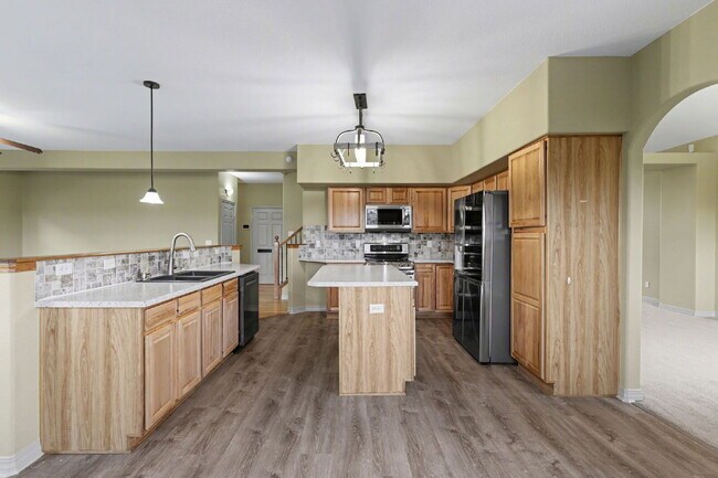 Building Photo - 5322 Balsam St