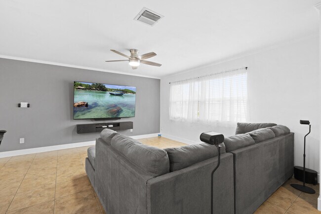 Building Photo - 1672 SW Angelico Ln