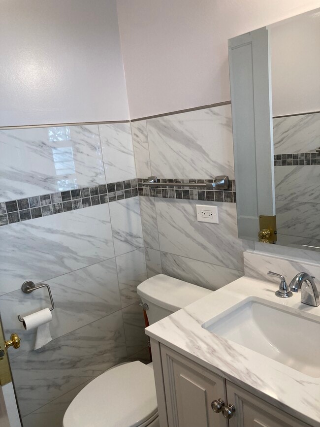 Building Photo - 4830 N Tripp Ave