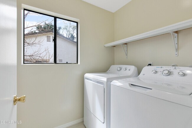 Building Photo - 2641 Calle Abedul