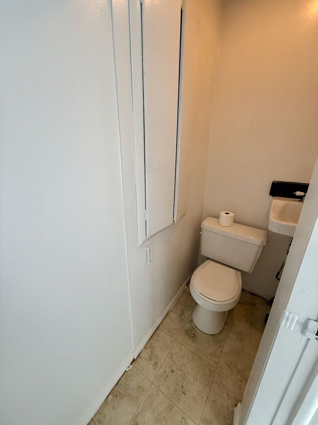 Building Photo - Ideally Located 3 Bed 1.5 Bath Spokane Hom...