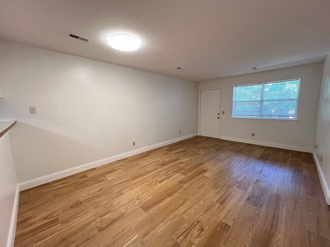 Primary Photo - 428 Kays Ln