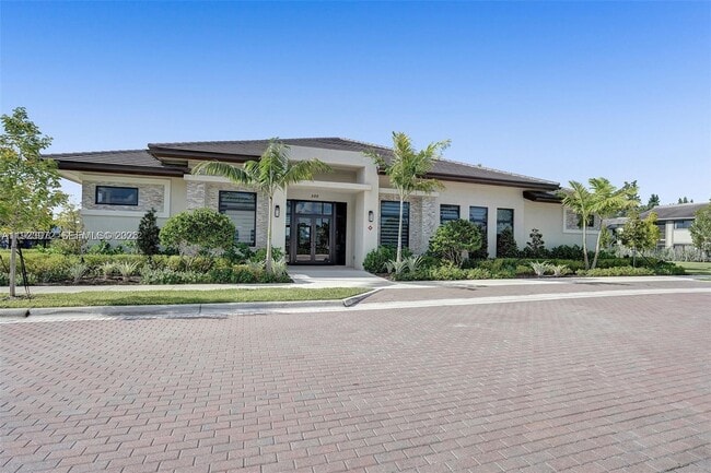 Building Photo - 268 NE 210th Way