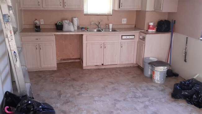 Building Photo - 4607 Marseilles St