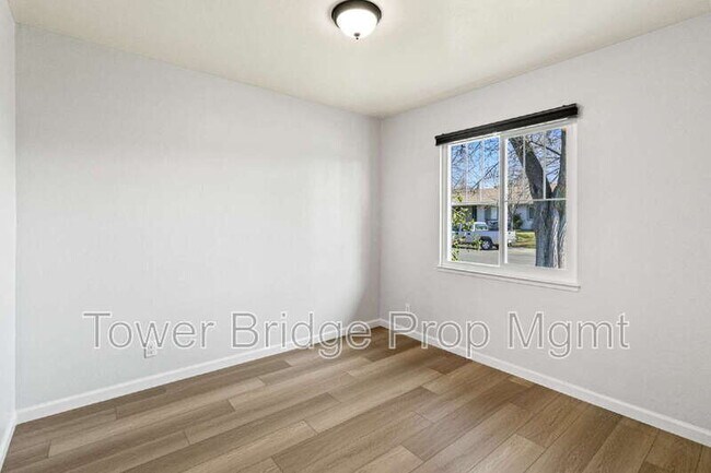 Building Photo - 6405 Friday Cir