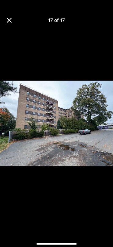 Building Photo - 232 Farmington Ave